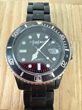 Fusion ladies black sport watch NEW BATTERY